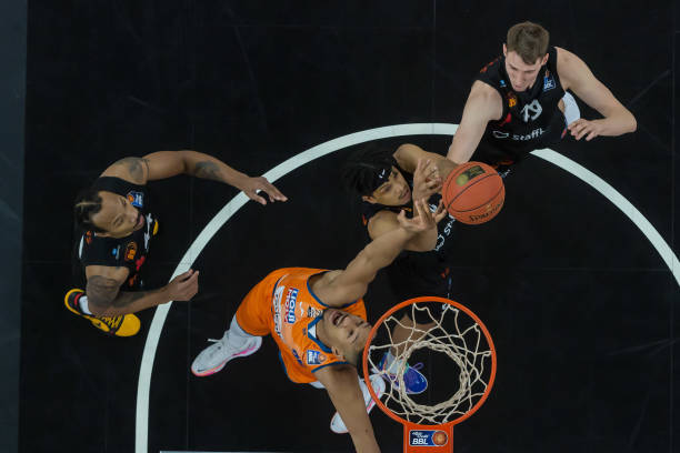 包括世界羽 包括世界羽