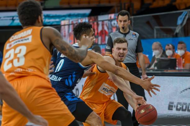 立刻引来两 立刻引来两